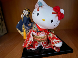 Отдается в дар «Фигурка Hello Kitty фарфор Япония»