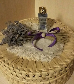 Отдается в дар «Женские духи Parfums de Provence»