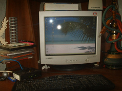 Отдается в дар «17" MONITOR 0.20 Samsung SyncMaster 753DFX»