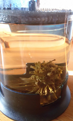Отдается в дар «Зеленый чай связанный «Белая клубника»»