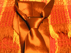 Отдается в дар «Коричневый галстук»