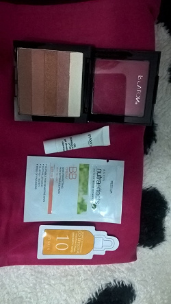Отдается в дар «Палетка для скульптурирования Revlon»