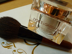 Отдается в дар «Пудра Dolce&Gabbana Rose The One»
