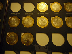 Отдается в дар «10-рублевые монеты из серии Российская Федерация»