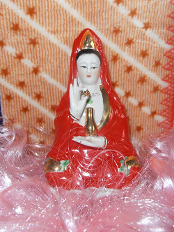 Отдается в дар «Статуэтка богини милосердия Гуань-Инь»