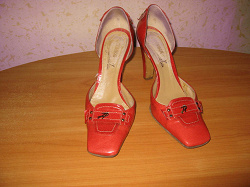 Отдается в дар «Туфли красные лак 40 размер, Эконика.»
