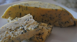 Отдается в дар «сыр с плесенью saint agur»