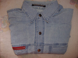 Отдается в дар «Рубашка мужская джинсовая 50-52 размер»