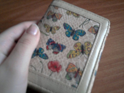 Отдается в дар «Кошелечек с бабочками-мой первый дар! :))»