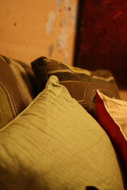 Отдается в дар «диванные декоративные подушки на дачу»