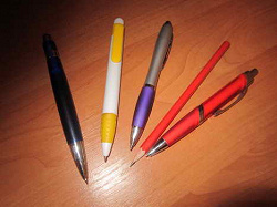 Отдается в дар «Ручки шариковые (без стержней) и простой карандаш (НВ)»