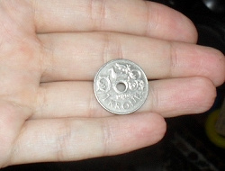 Благодарность за дар Монеты 1 krone (1999, 2001гг)