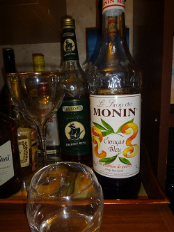 Отдается в дар «Сироп «Monin» — «Блю Курасао»»