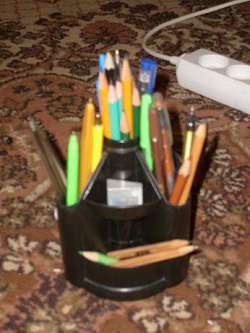 Отдается в дар «Настольный прибор для ручек, карандашей и прочей всячины»