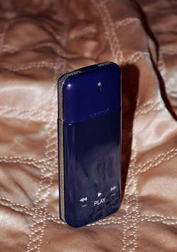 Отдается в дар «Парфюмированная вода GIVENCHY Play For Her Intense»