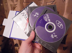 Отдается в дар «DVD-RW. 5 дисков + коробка»