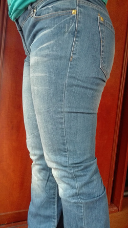 Отдается в дар «джинсы голубые, размер 30 (44+).»