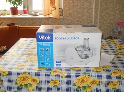 Отдается в дар «Мой 250-ый дар! Кухонный комбайн Vitek»