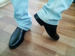 Отдается в дар «черные классические туфли-ботинки 40 р-р»