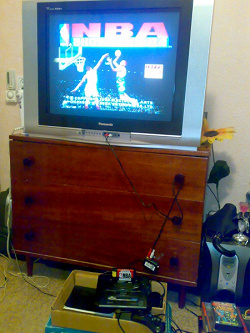 Отдается в дар «Три картриджа к приставке SEGA + 9 пустых кейсов для картриджей»