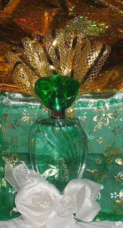 Отдается в дар «Парфюмерная вода для женщин «Fleur De Paradis»»