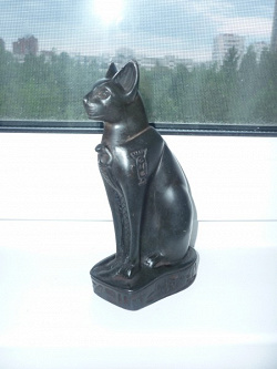 Отдается в дар «Фигурка кошки»