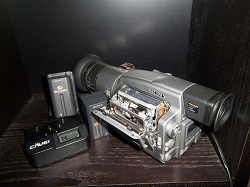 Отдается в дар «Камеры MiniDV (требуют рук) + зарядки»