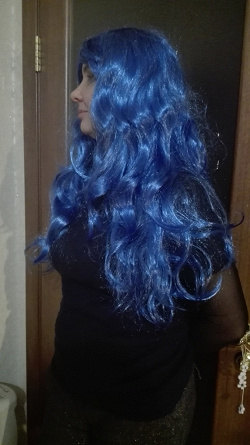 Отдается в дар «Синий парик»