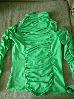 Отдается в дар «Elia-Cher зеленая блузка»