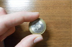 Отдается в дар «10-ти рублевые биметаллические монеты»