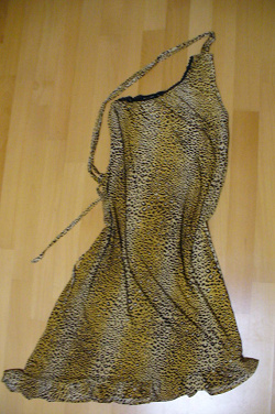 Отдается в дар «Леопардовое платье 42-44 размер»
