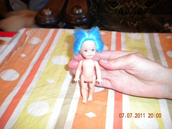 Отдается в дар «Куколка с голубыми волосами»