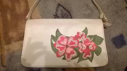 Отдается в дар «Белая сумочка с цветами»