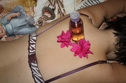 Отдается в дар «расслабляющее масло для ванны и массажа «Цветы таиланда»»