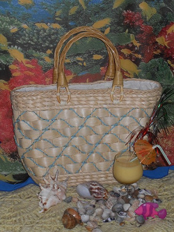 Отдается в дар «Летняя плетеная сумочка»