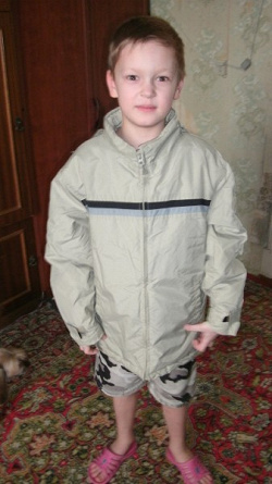 Отдается в дар «куртка весенняя на мальчика 8-9 лет»