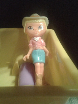 Отдается в дар «Киндер куколка из серии TRENDY doll»