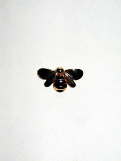 Отдается в дар «Брошь новая Пчелка»