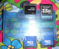 Отдается в дар «Переходники-адаптер для microSD карточек и чехол-коробочка для адапторов.»