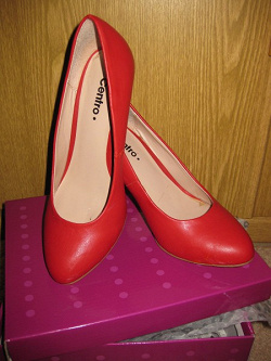 Отдается в дар «туфли красные»