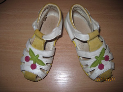 Отдается в дар «обувка для девочки»