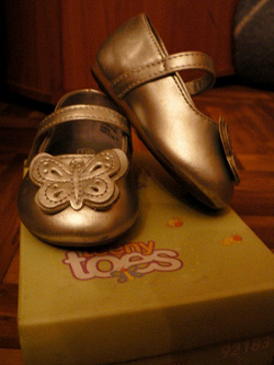 Отдается в дар «туфельки для девочки»