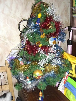 Отдается в дар «Новогоднее-отдам елку высотой 1.5 еще советских времен»