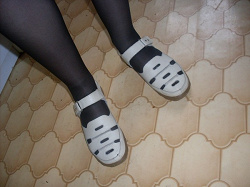 Отдается в дар «женские туфли-сандалии»