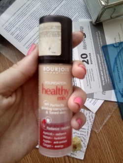 Отдается в дар «Тональный крем от Bourjois «Healthy Mix»»