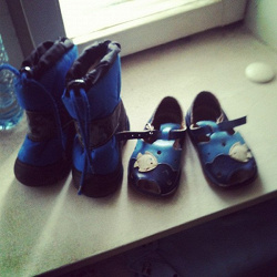 Отдается в дар «детская обувь для мальчика»