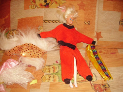 Отдается в дар «Кукла Барби, одежда и аксессуары для Барби»