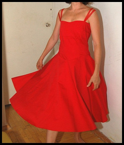 Отдается в дар «Платье красное»
