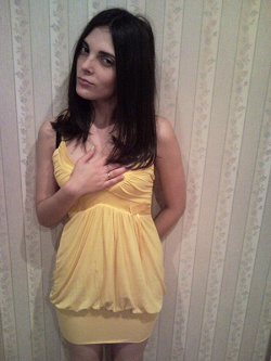 Отдается в дар «платье клубное ярко желтого цвета»