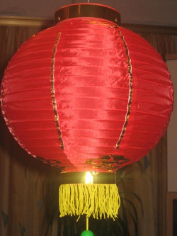 Отдается в дар «и так 400 — фонарик китайский»